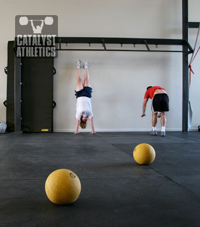 Hand stand push up - Olympic Weightlifting, strength, conditioning, fitness, nutrition - Catalyst Athletics 